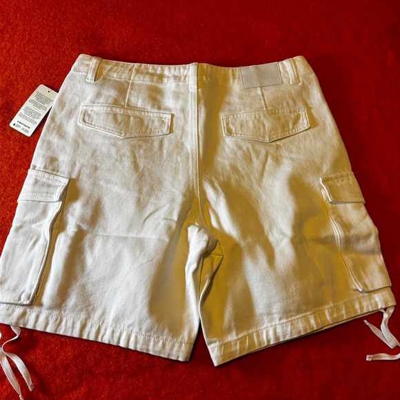 White denim cargo pockets loose short jorts NWT - Picture 11 of 13